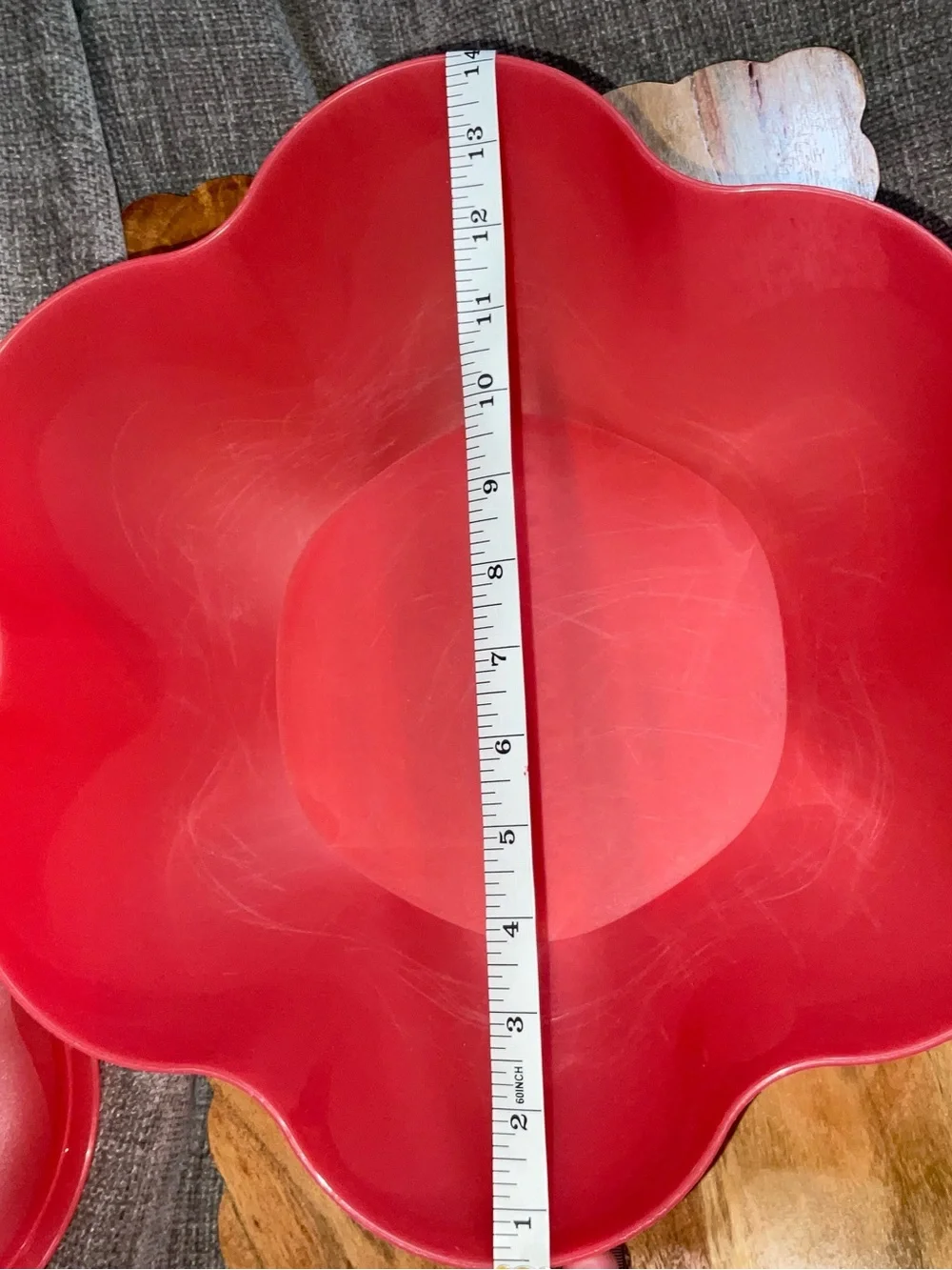 Tupperware - Chip N Dip Set with Dip Bowl 1.5 Gallon - Guava